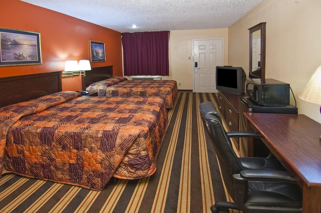 Executive Inn Groves Room photo