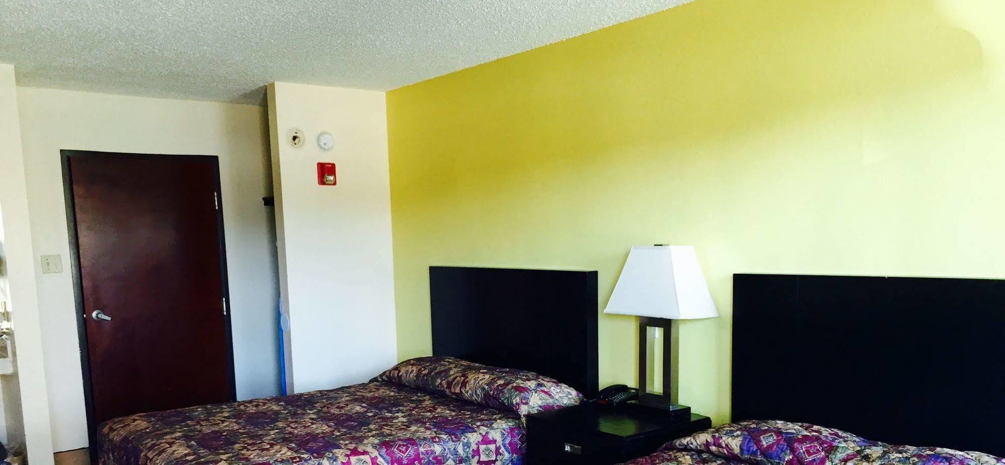 Executive Inn Groves Exterior photo